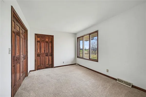 $830,000 | 6409 Clinton County Line Road, Trimble, MO 64492