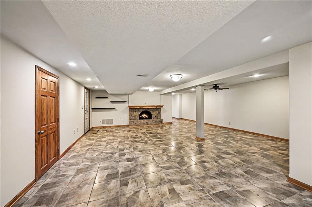 6409 Clinton County Line Road Trimble, MO 64492 - Photo 20 of 43