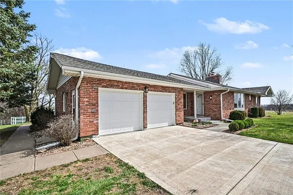$830,000 | 6409 Clinton County Line Road, Trimble, MO 64492