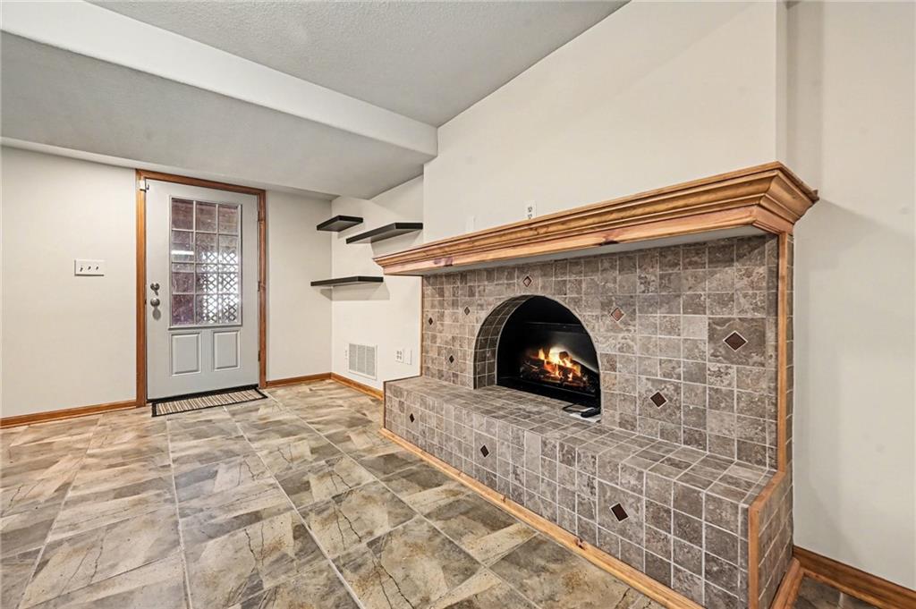 6409 Clinton County Line Road Trimble, MO 64492 - Photo 21 of 43