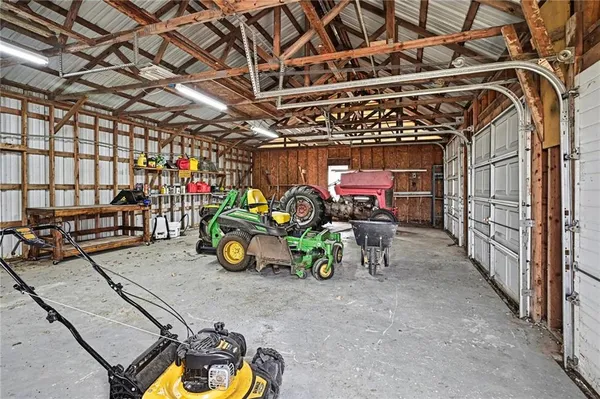 $830,000 | 6409 Clinton County Line Road, Trimble, MO 64492