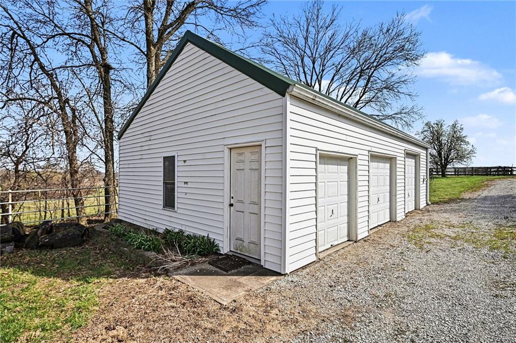 6409 Clinton County Line Road Trimble, MO 64492 - Photo 32 of 43