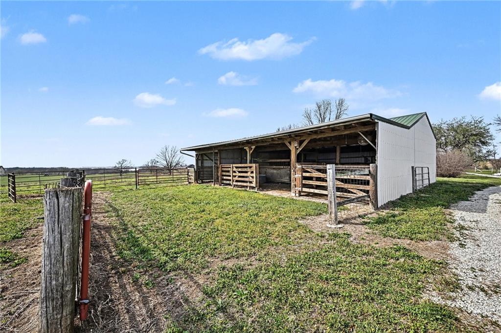 6409 Clinton County Line Road Trimble, MO 64492 - Photo 33 of 43