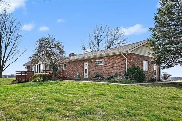 $830,000 | 6409 Clinton County Line Road, Trimble, MO 64492