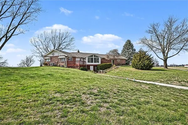 $830,000 | 6409 Clinton County Line Road, Trimble, MO 64492