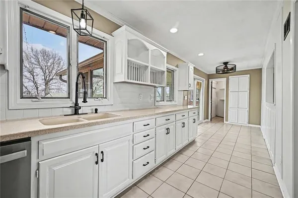 $830,000 | 6409 Clinton County Line Road, Trimble, MO 64492