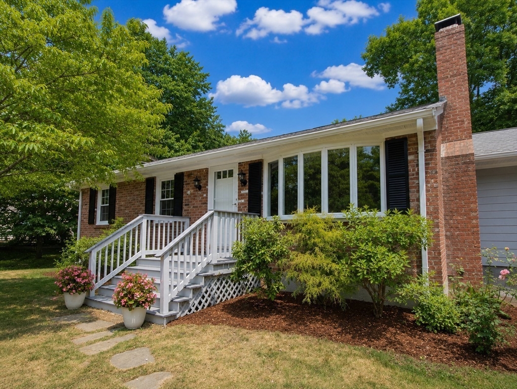 344 Old Post Road North Attleboro, MA 02760 - Photo 2 of 42
