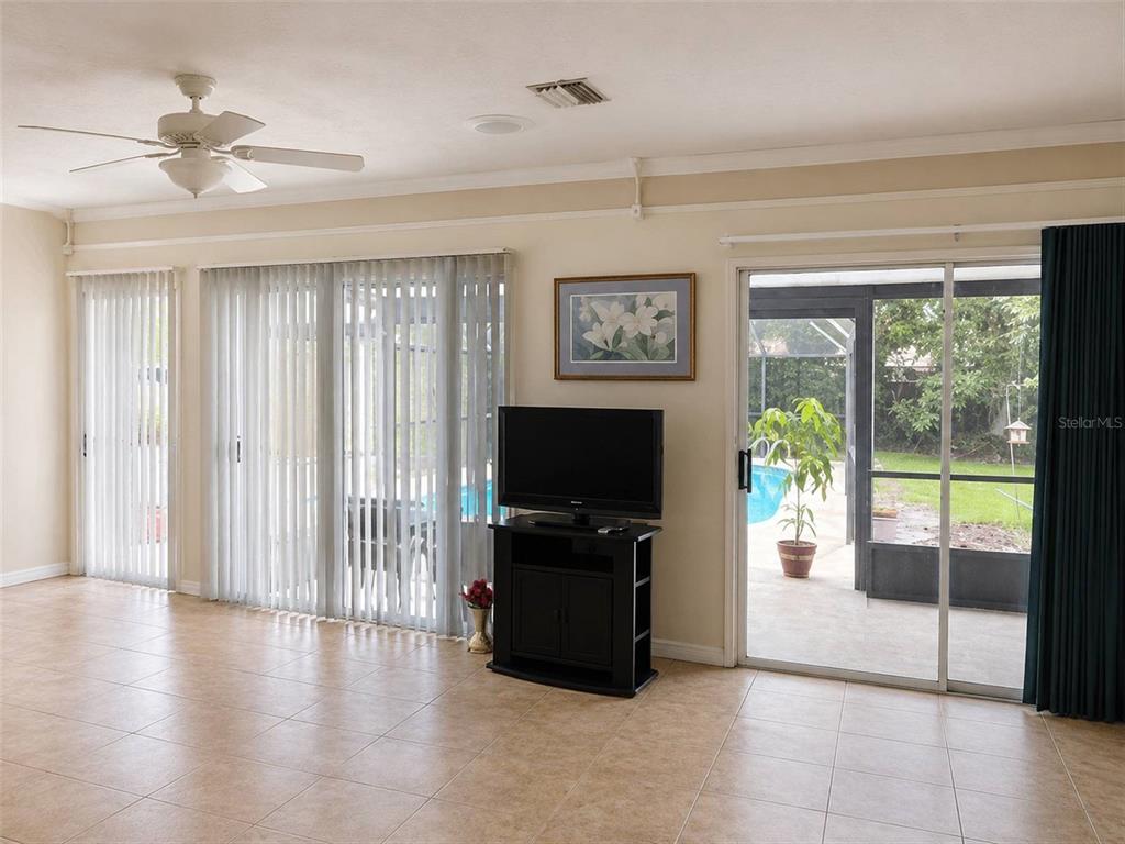 735 Overhill Road DeLand, FL 32720 - Photo 8 of 37
