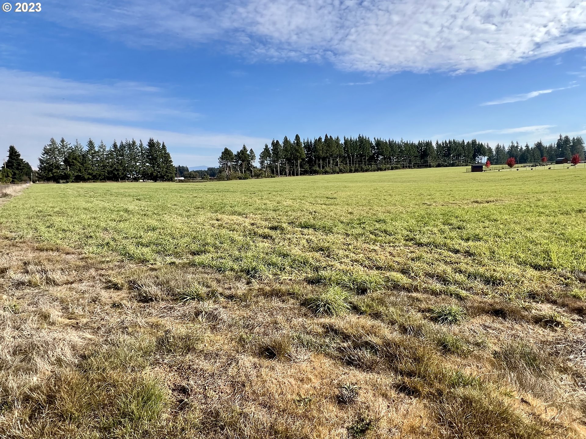 0 South Strowbridge Road, Unit 301 Oregon City, OR 97045 - Photo 19 of 19 a view of outdoor space with mountain in background