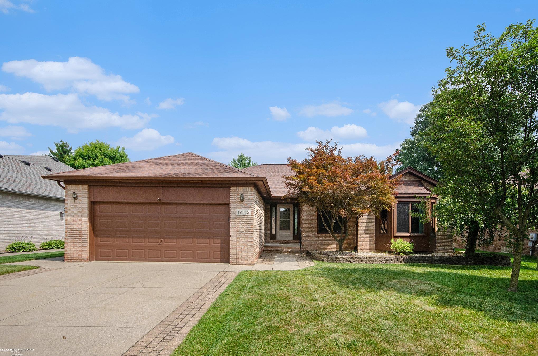 17519 Rocco Drive Macomb, MI 48044 - Photo 2 of 40 50182148-623dd2bb-03bd-4b4b-8680-2333bb35cccc.JPG