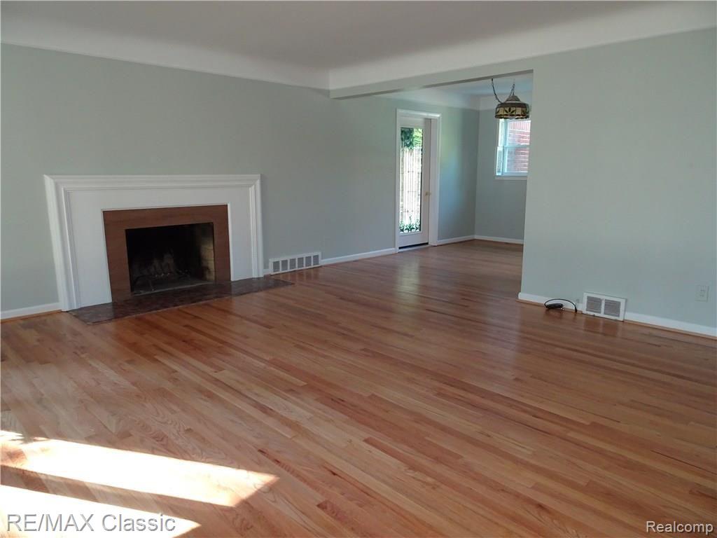 4202 Normandy Road Royal Oak, MI 48073 - Photo 5 of 21 Living Space.JPG