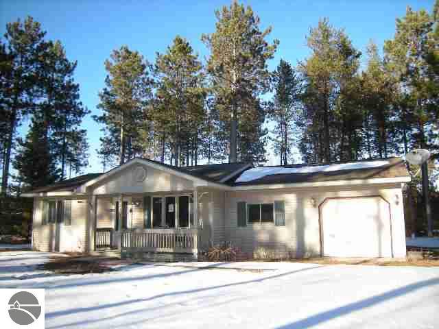 1235 North Betsie River Road Interlochen, MI 49643 - Photo 4 of 15 1733957-3.JPG