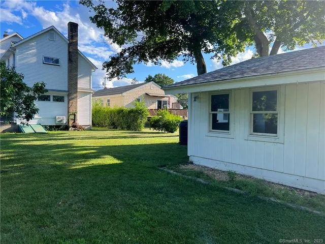 $2,995 | 826 Oldfield Road, Fairfield, CT 06824