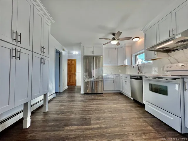 $2,995 | 826 Oldfield Road, Fairfield, CT 06824