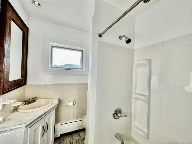 $2,995 | 826 Oldfield Road, Fairfield, CT 06824