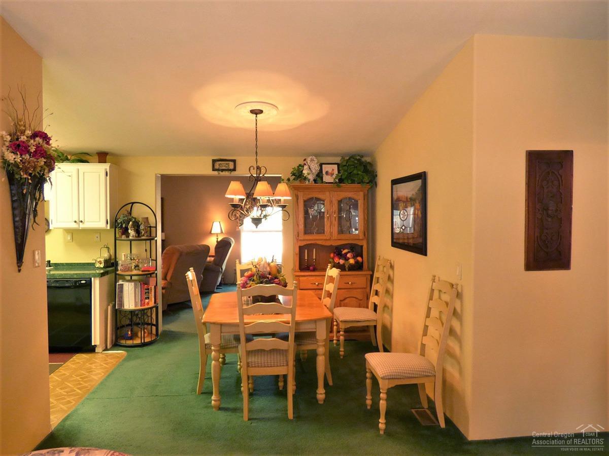 19176 Baker Road Bend, OR 97702 - Photo 5 of 25 Gallery Image 5