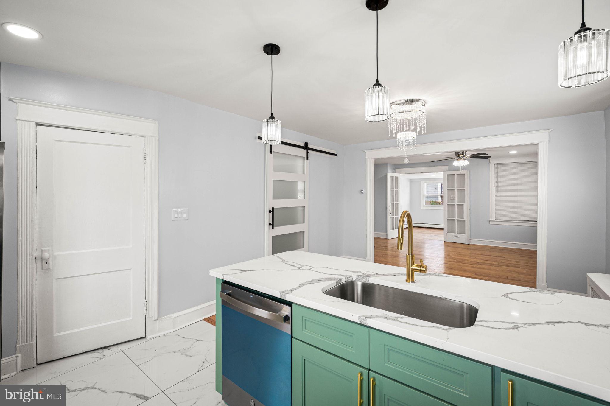 238 Heather Road Upper Darby, PA 19082 - Photo 13 of 30