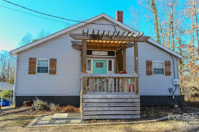 $345,000 | 207 3rd Avenue Northwest, Conover, NC 28613