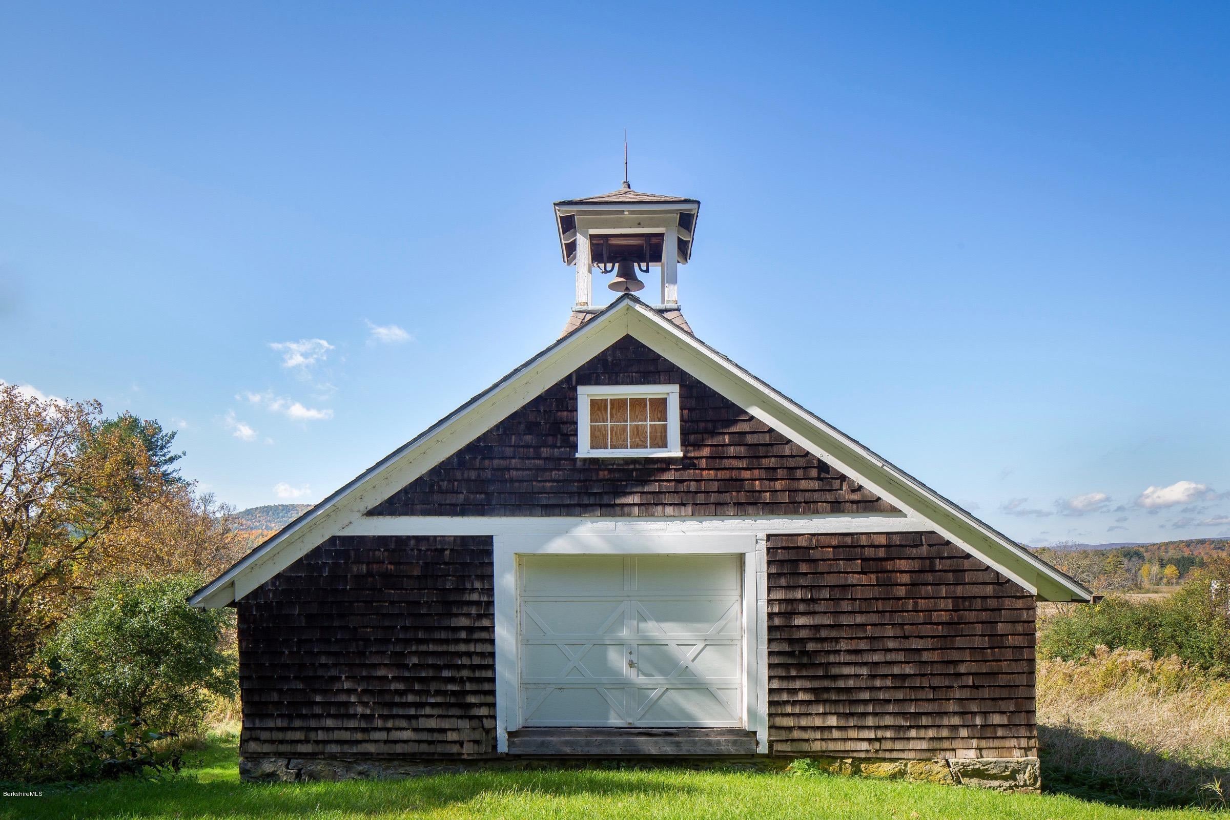 14 Ice Glen Road Stockbridge, MA 01262 - Photo 23 of 26 Barn
