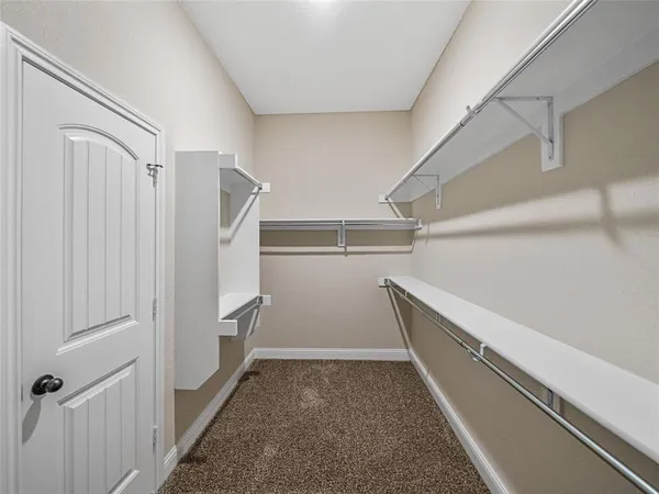 a view of walk in closet