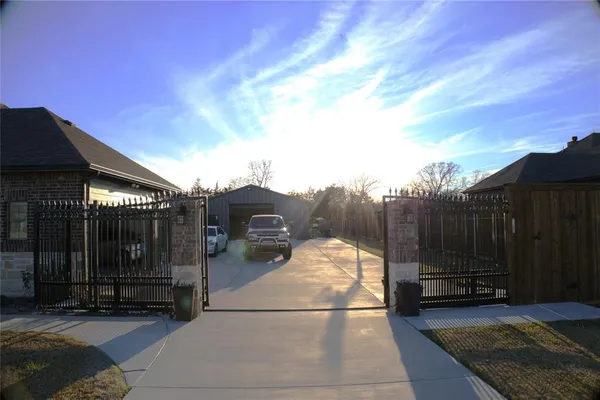 $739,000 | 18144 Osage Lane, Terrell, TX 75160