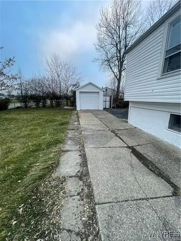 $850 | 300 Springville Avenue, Unit 2, Amherst, NY 14226