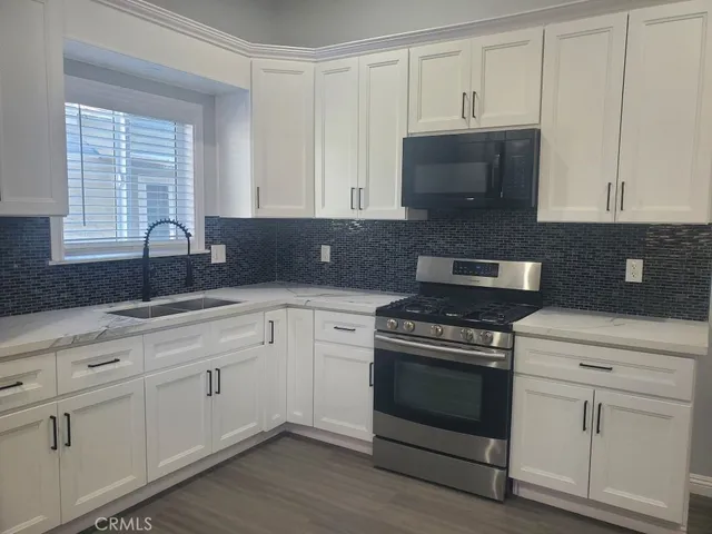 $699,900 | 125 East Alondra Boulevard, Compton, CA 90220