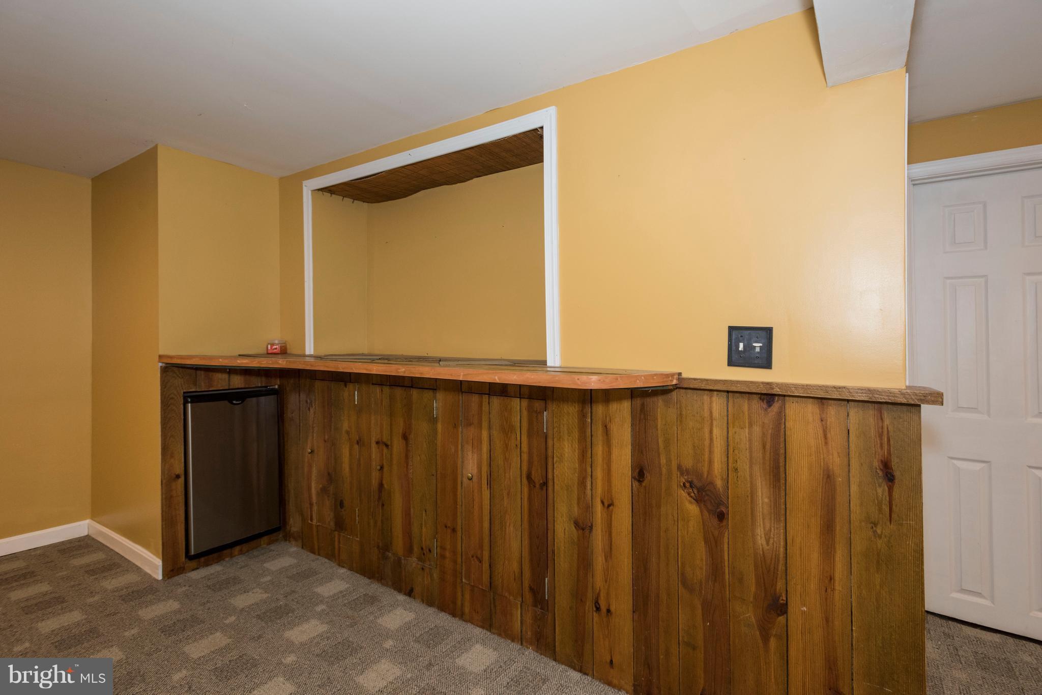 1004 Chapel Road New Windsor, MD 21776 - Photo 18 of 28 Bar with mini fridge