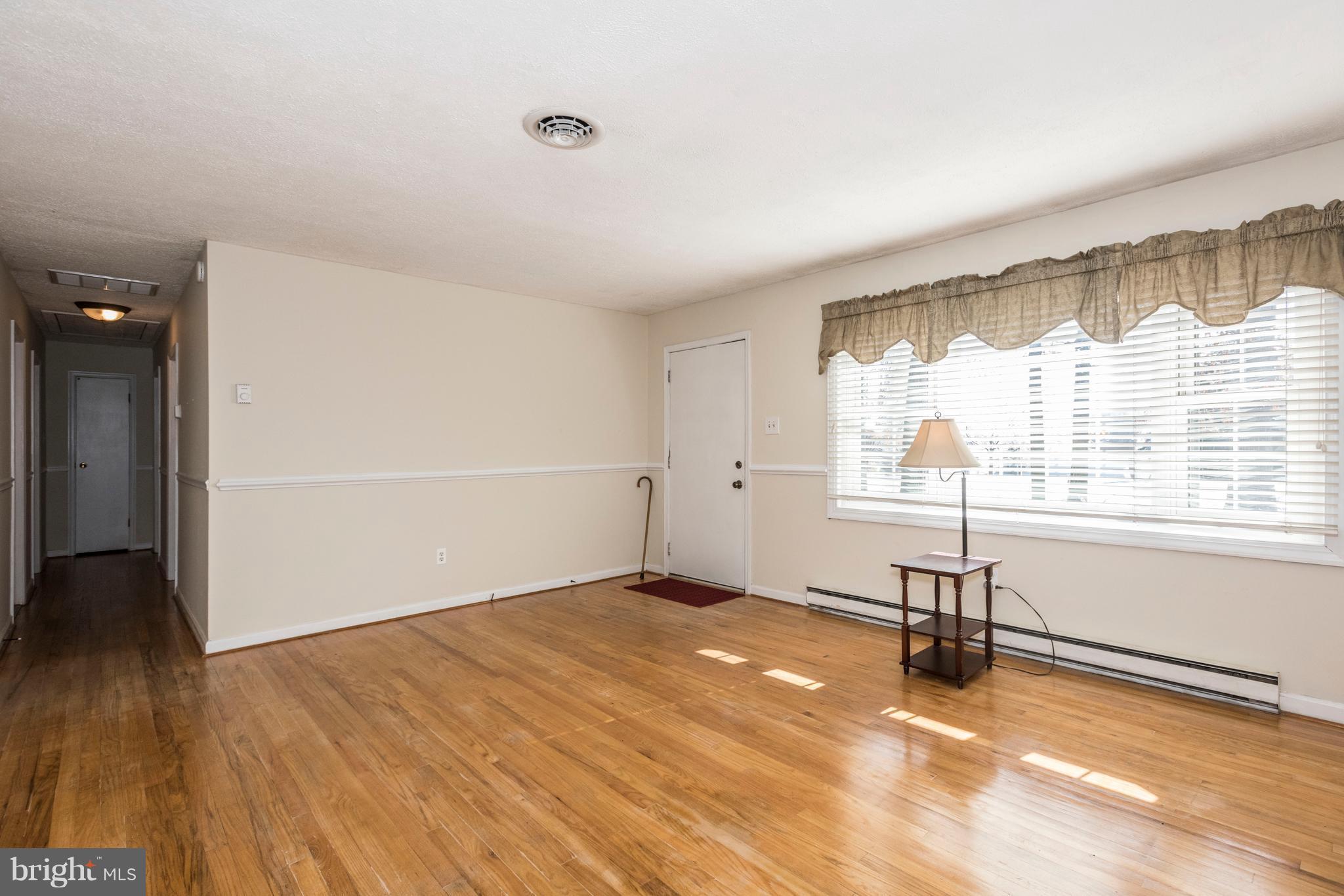 1004 Chapel Road New Windsor, MD 21776 - Photo 5 of 28 Family Room