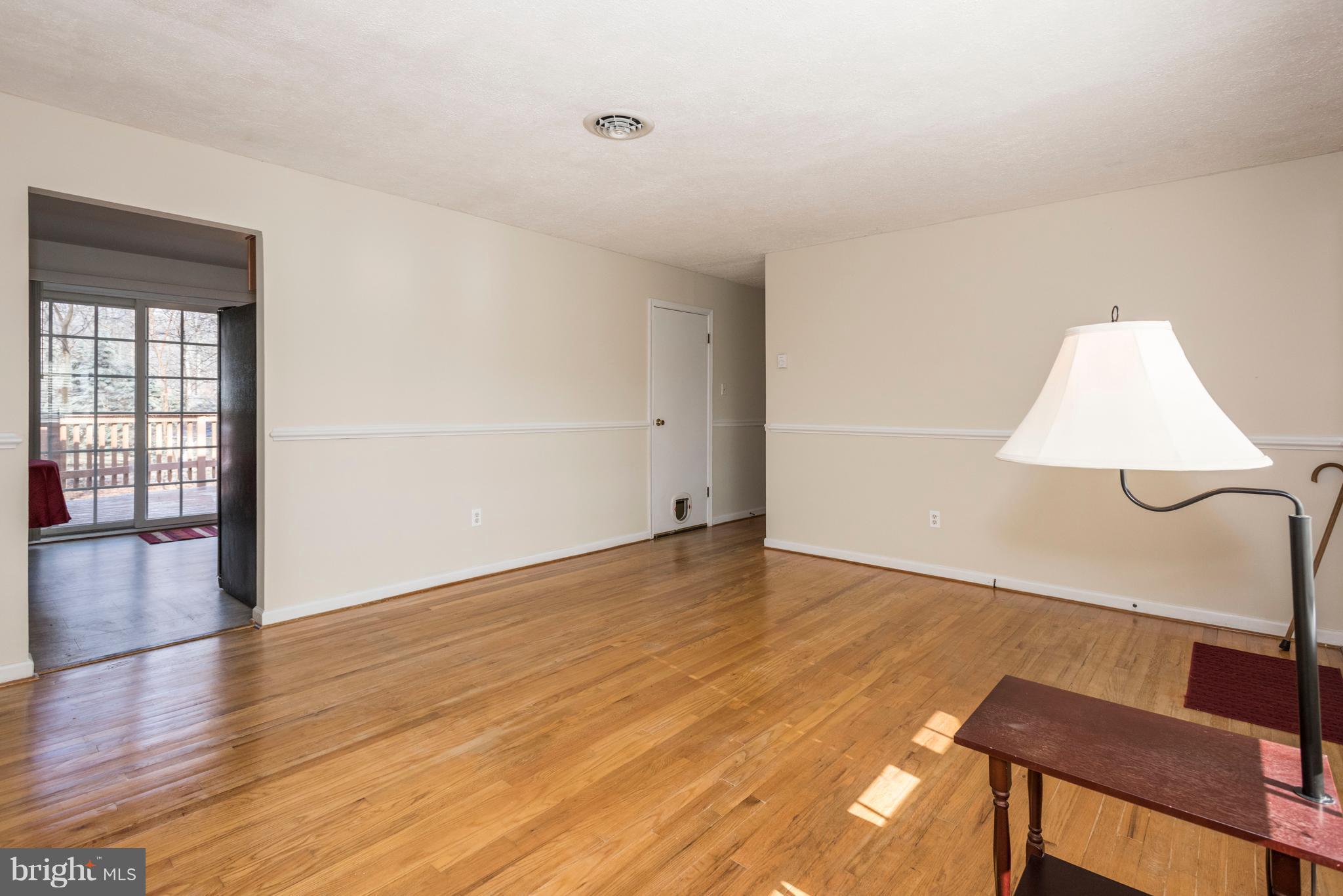 1004 Chapel Road New Windsor, MD 21776 - Photo 6 of 28 Living Room