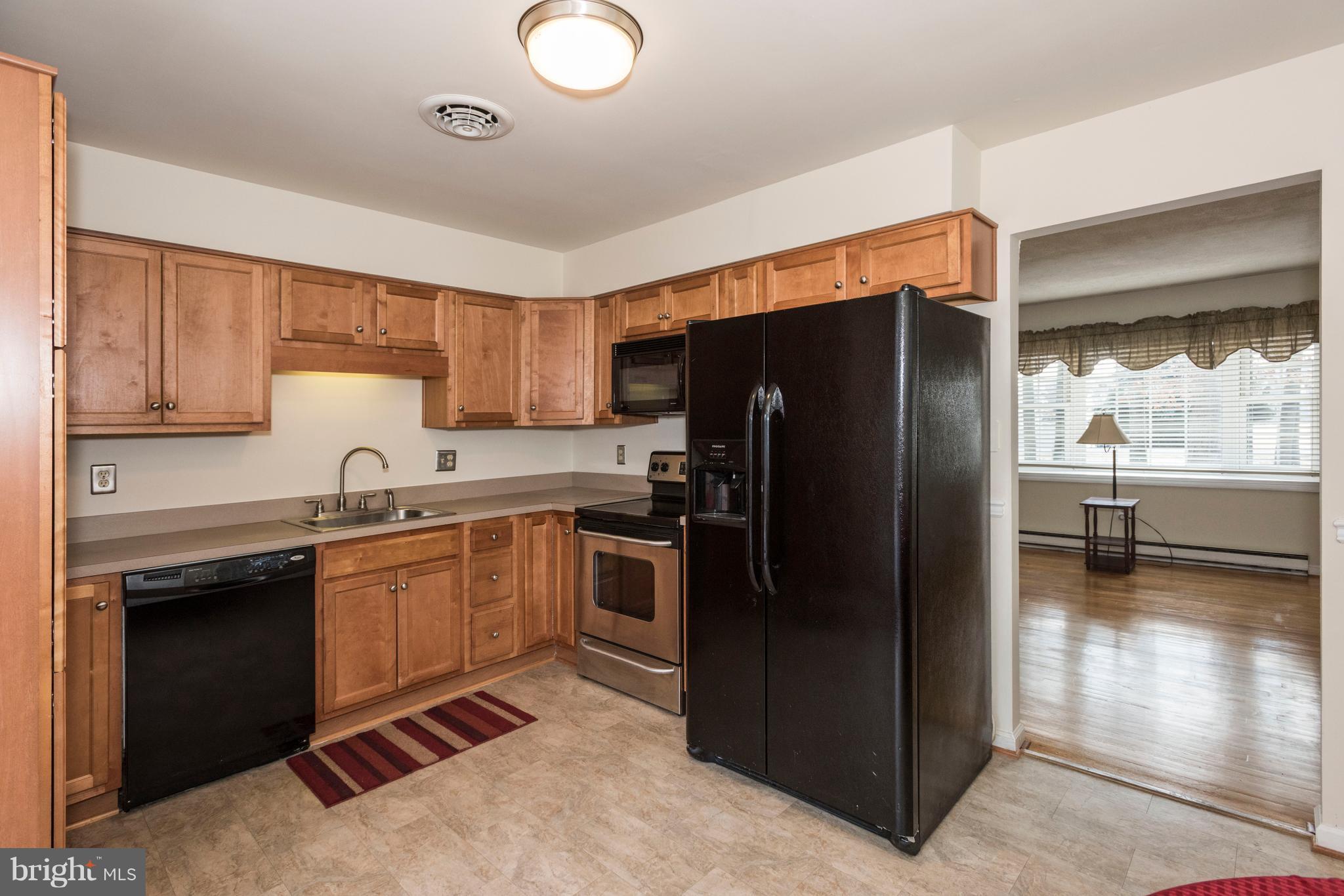 1004 Chapel Road New Windsor, MD 21776 - Photo 7 of 28 Kitchen