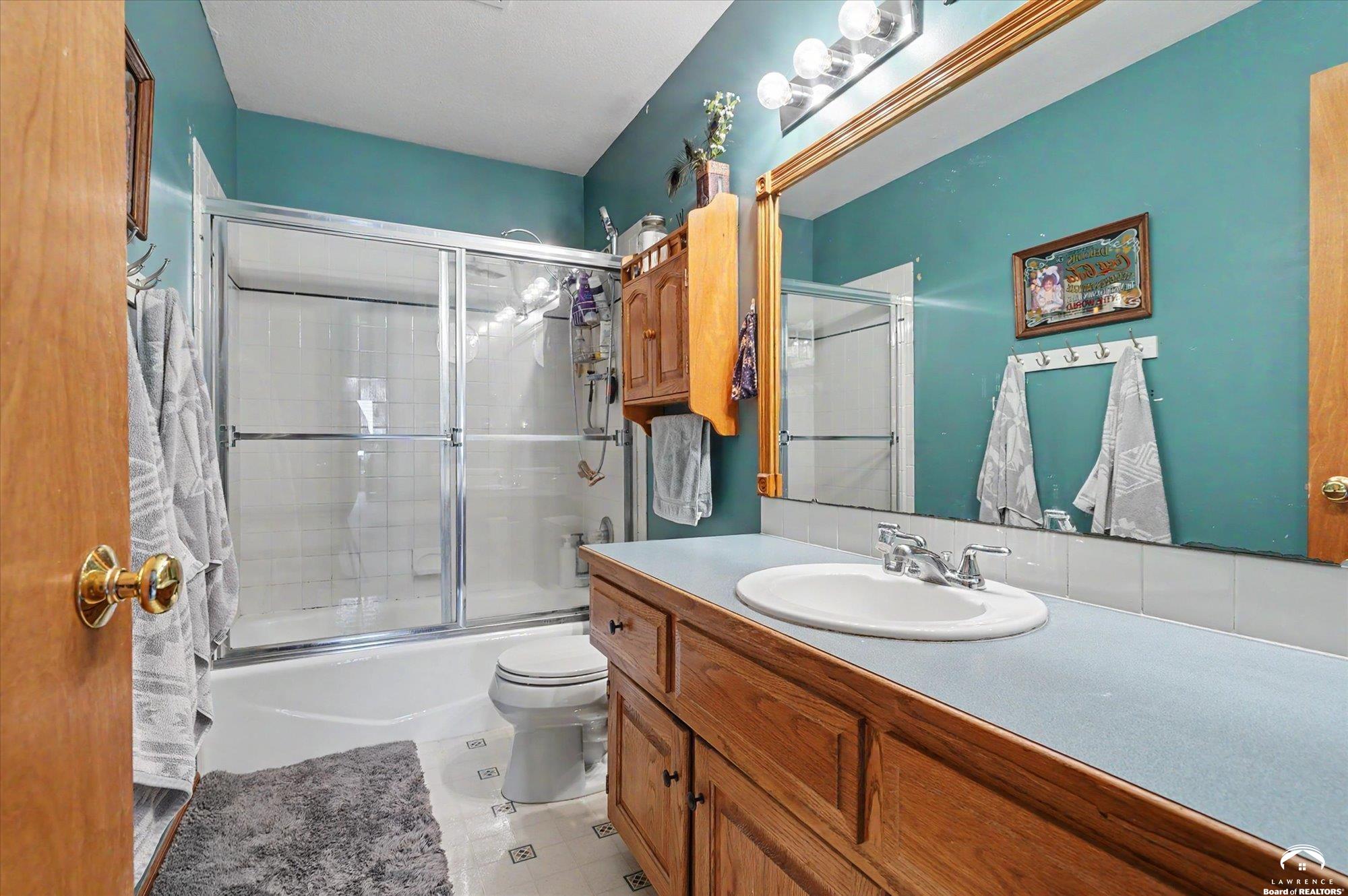 2408 Oxford Road Lawrence, KS 66049 - Photo 24 of 43