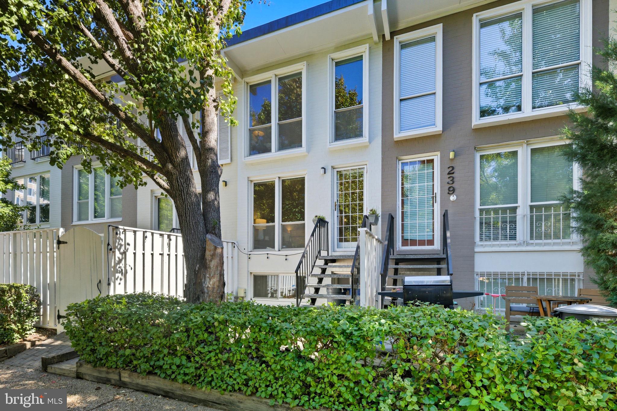 237 G Street Southwest, Unit 120 Washington, DC 20024 - Photo 27 of 31