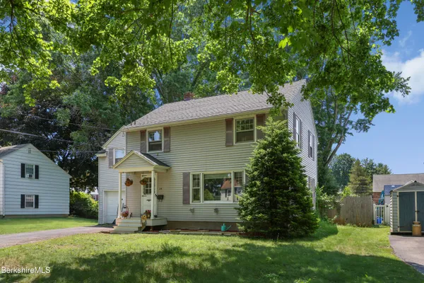$379,900 | 24 Marlboro Drive, Pittsfield, MA 01201