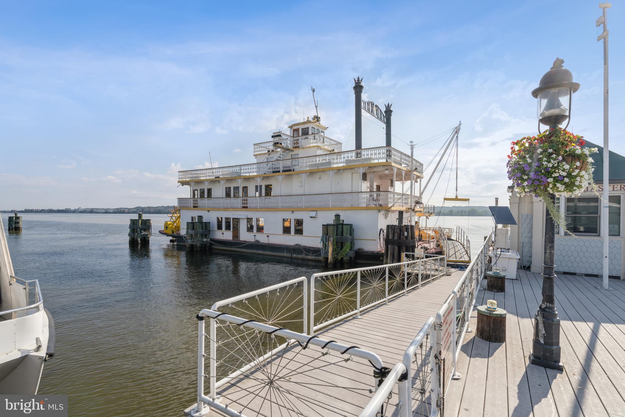 110 Cameron Street, Unit CS103 Alexandria, VA 22314 - Photo 15 of 16 Just across the street!