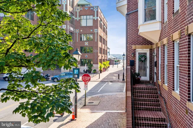 a view of a multi story building