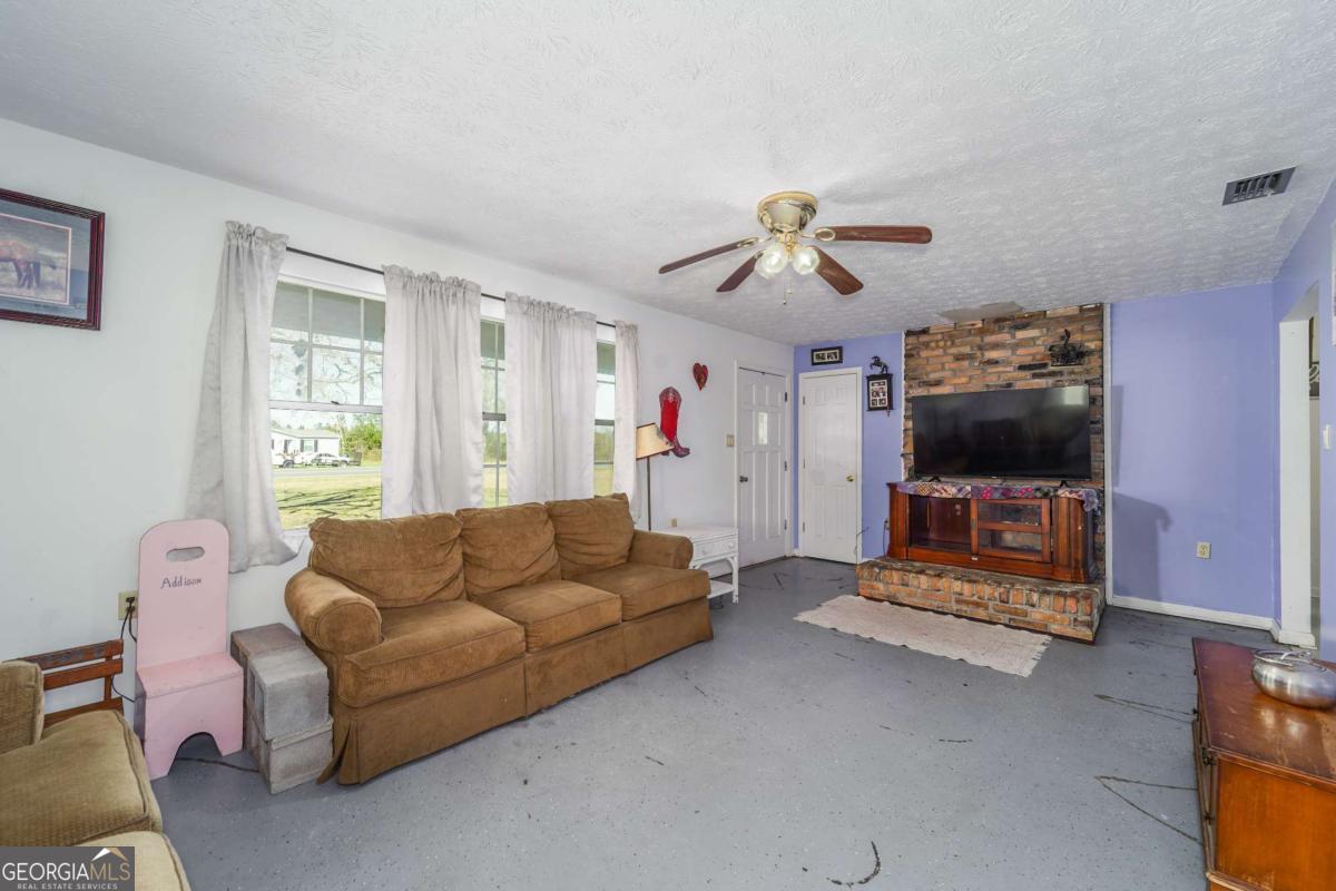 6291 Riverside Road Nahunta, GA 31553 - Photo 8 of 24