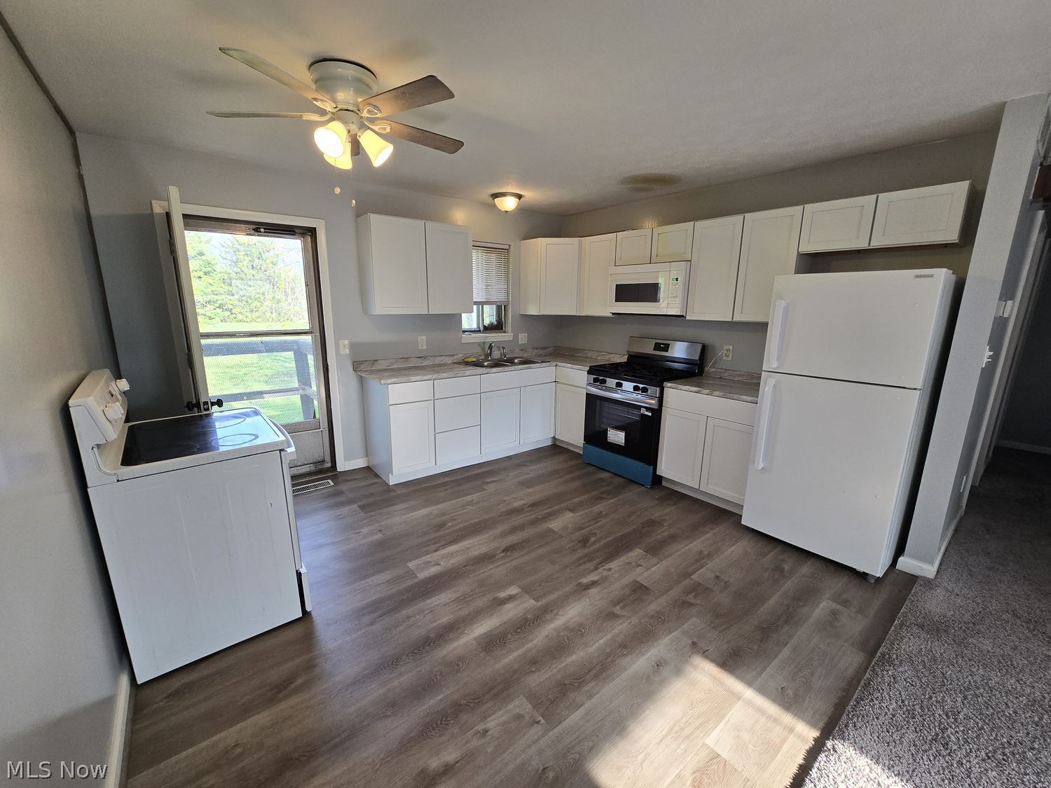 17253 Howe Road Strongsville, OH 44136 - Photo 8 of 20