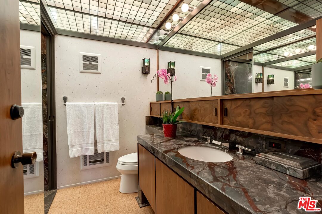 1385 El Mirador Drive Pasadena, CA 91103 - Photo 18 of 50