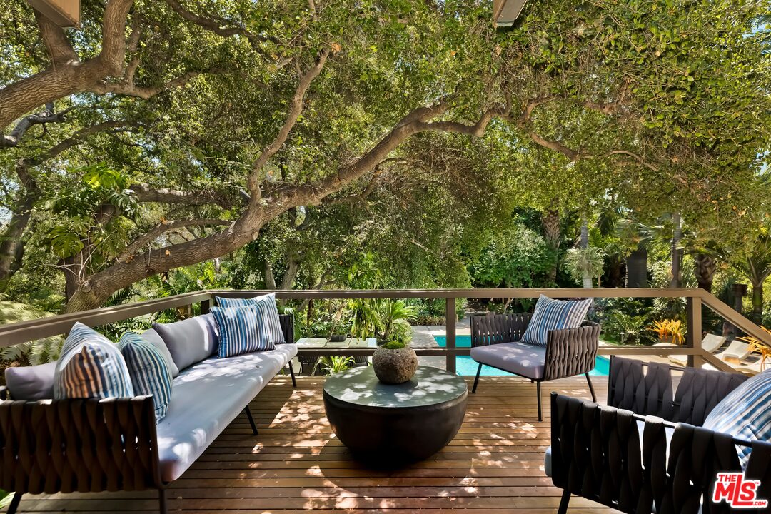 1385 El Mirador Drive Pasadena, CA 91103 - Photo 28 of 50