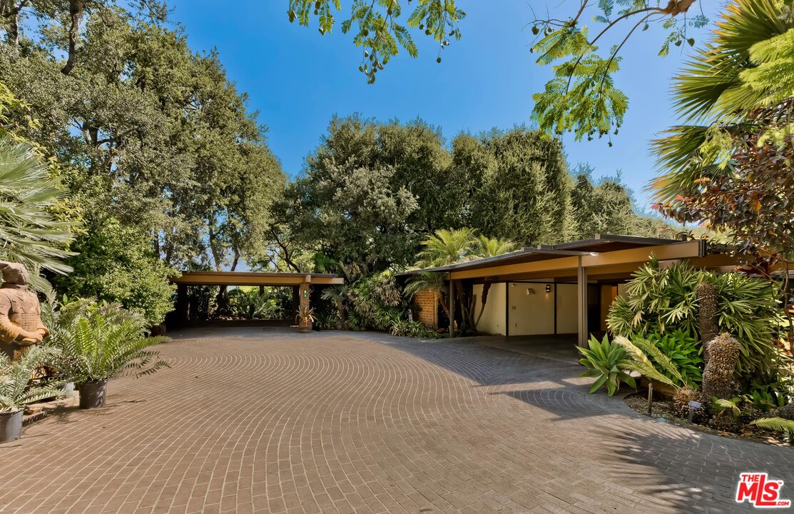 1385 El Mirador Drive Pasadena, CA 91103 - Photo 4 of 50