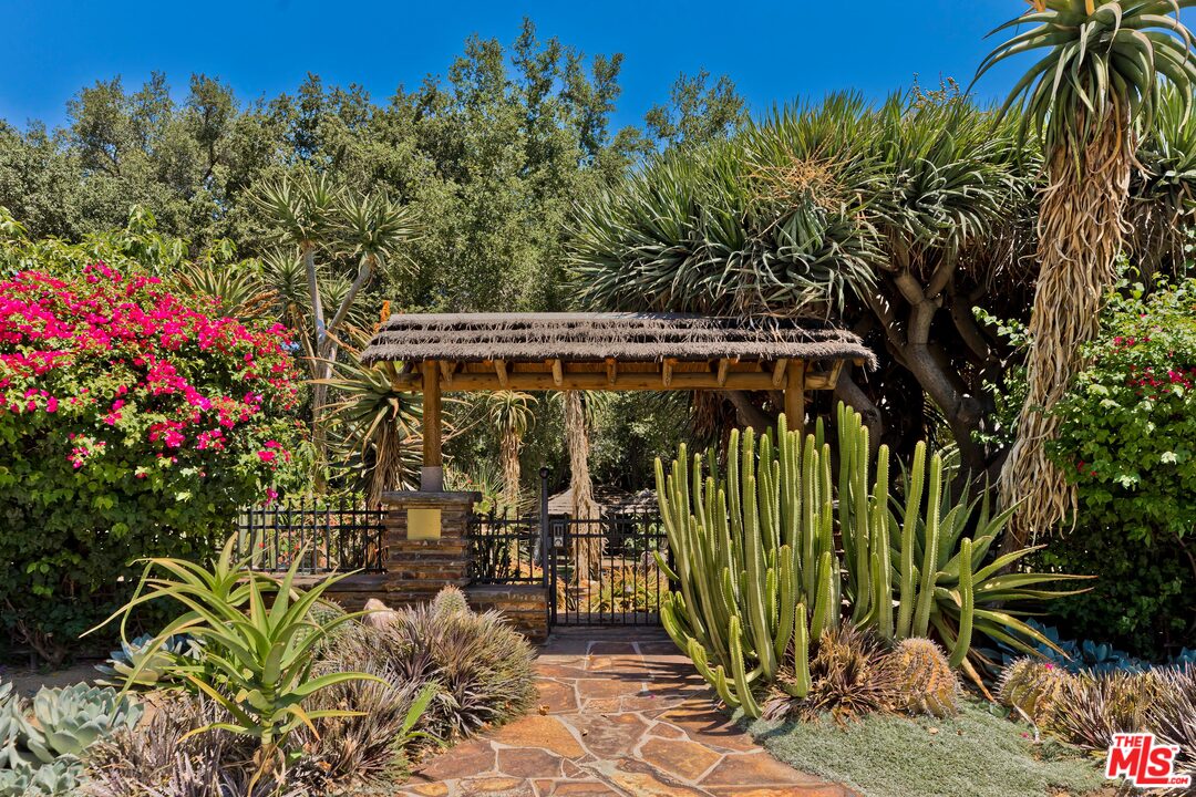 1385 El Mirador Drive Pasadena, CA 91103 - Photo 39 of 50