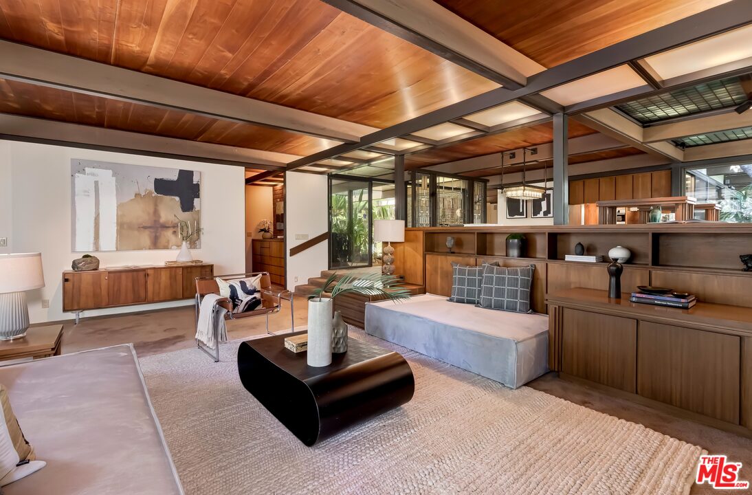 1385 El Mirador Drive Pasadena, CA 91103 - Photo 8 of 50