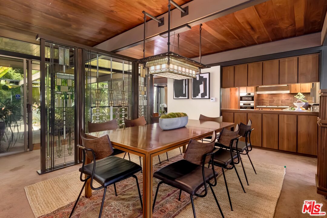 1385 El Mirador Drive Pasadena, CA 91103 - Photo 10 of 50