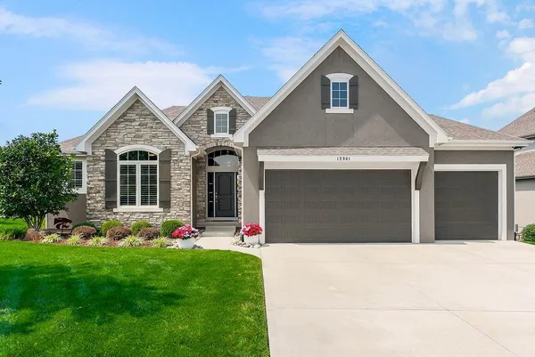 $800,000 | 12901 West 172nd Street, Overland Park, KS 66221