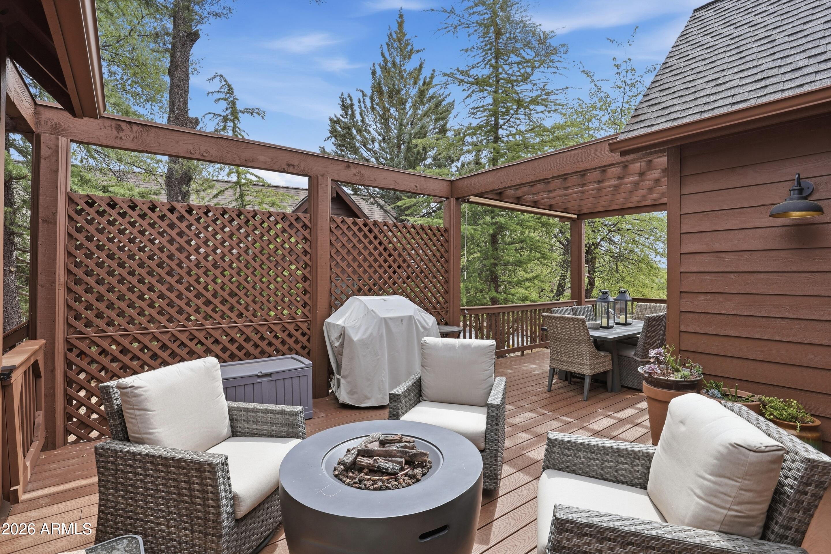 2502 East Elk Run Court Payson, AZ 85541 - Photo 21 of 27 a view of a patio on the deck