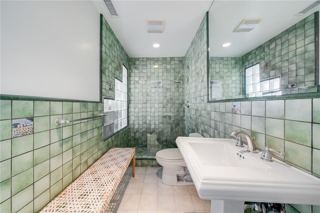 979 Capistrano Avenue Laguna Beach, CA 92651 - Photo 13 of 24