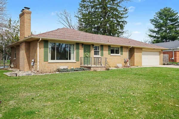 $395,000 | 2000 Greenleaf Boulevard, Elkhart, IN 46514