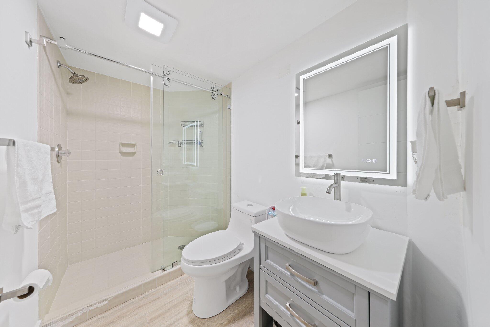 1401 South Ocean Boulevard, Unit 407 Boca Raton, FL 33432 - Photo 32 of 57 1401 S OCEAN BLVD APT 407 - 49.jpg-SMALL