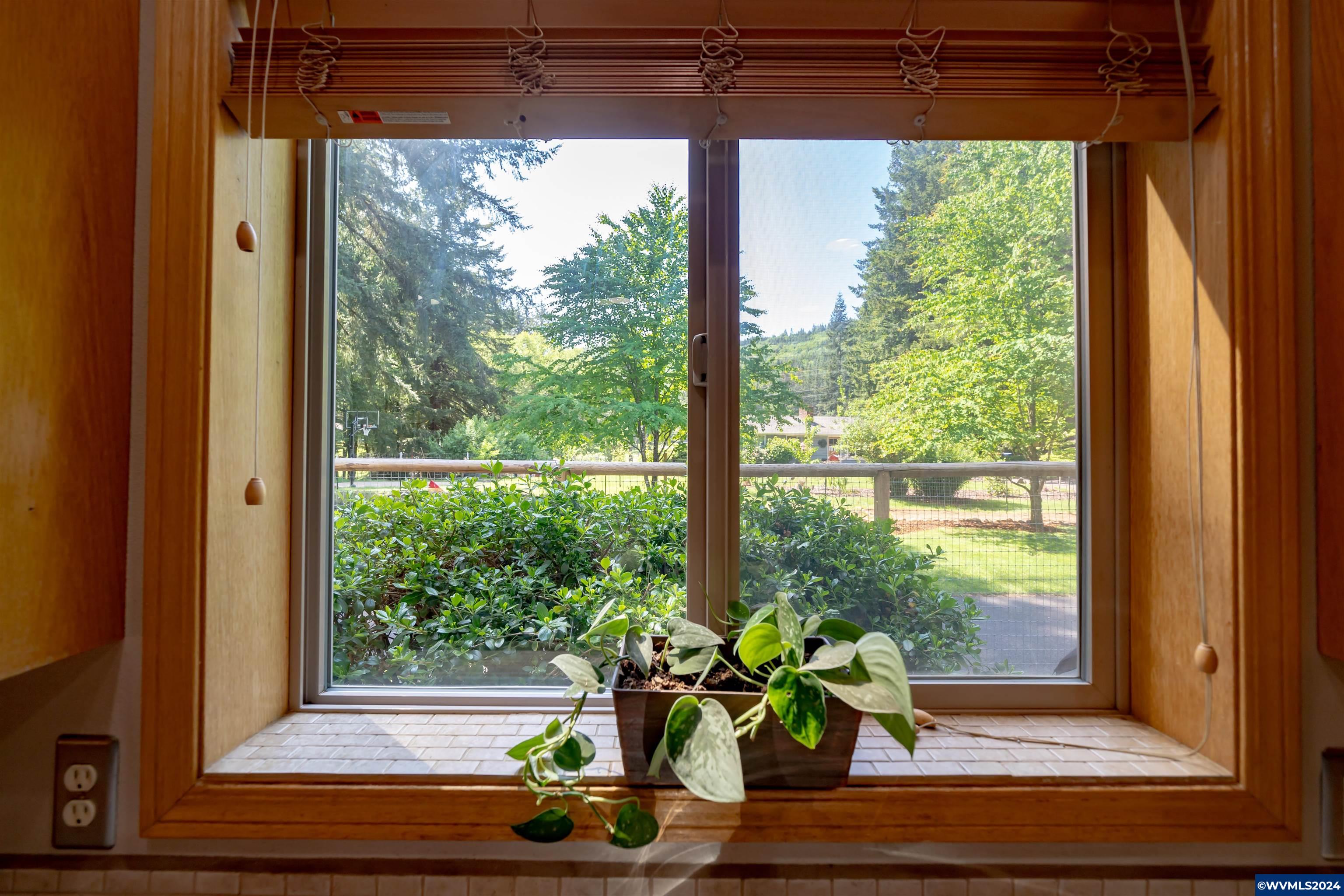 40957 North McCully Mountain Road Lyons, OR 97358 - Photo 8 of 37 Gallery Image 8